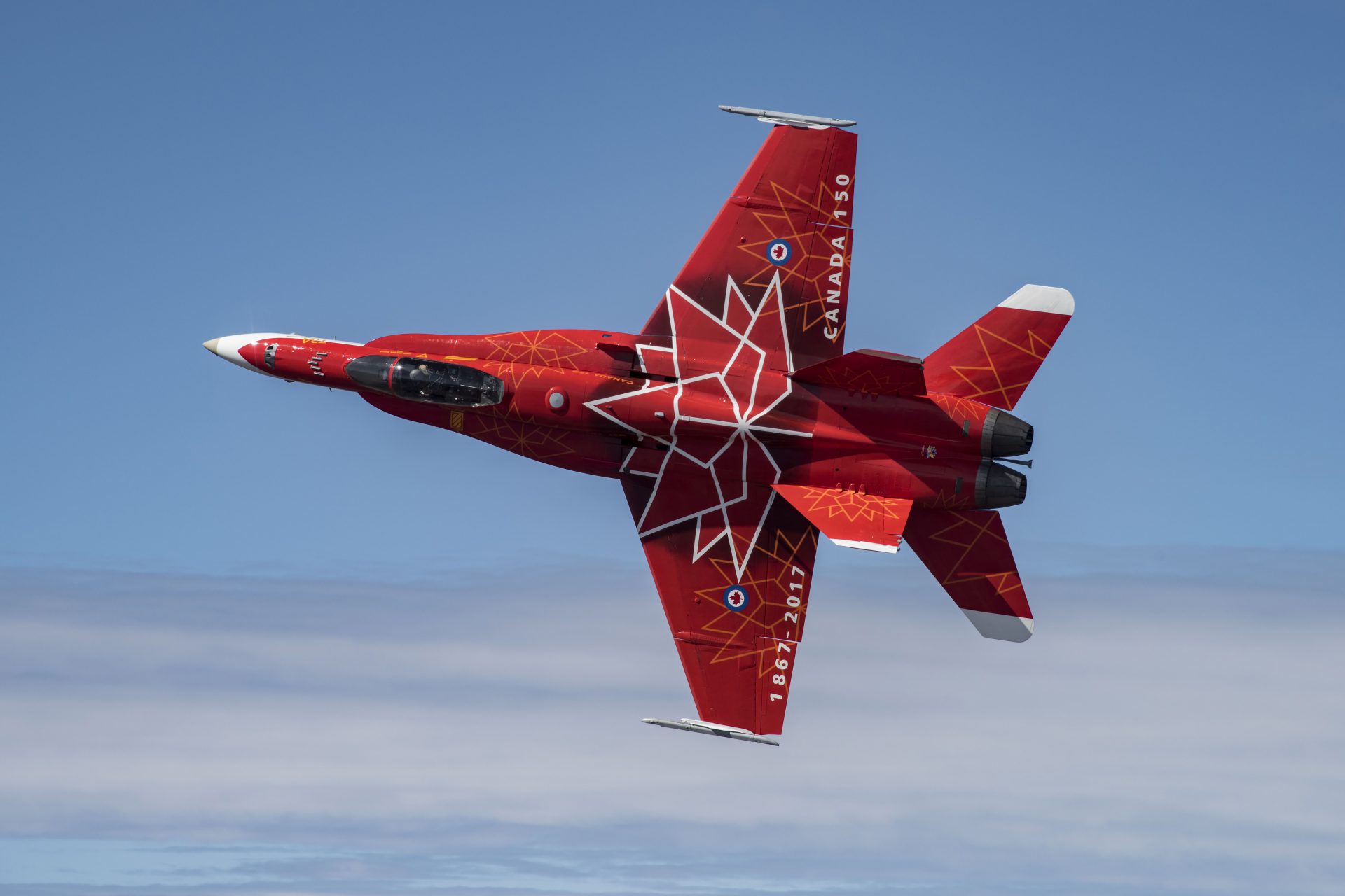 Royal Canadian Air Force Hornet, the 2017 season CF-188 Demonstration Jet Photo: Cpl Manuela Berger, 4 Wing Imaging